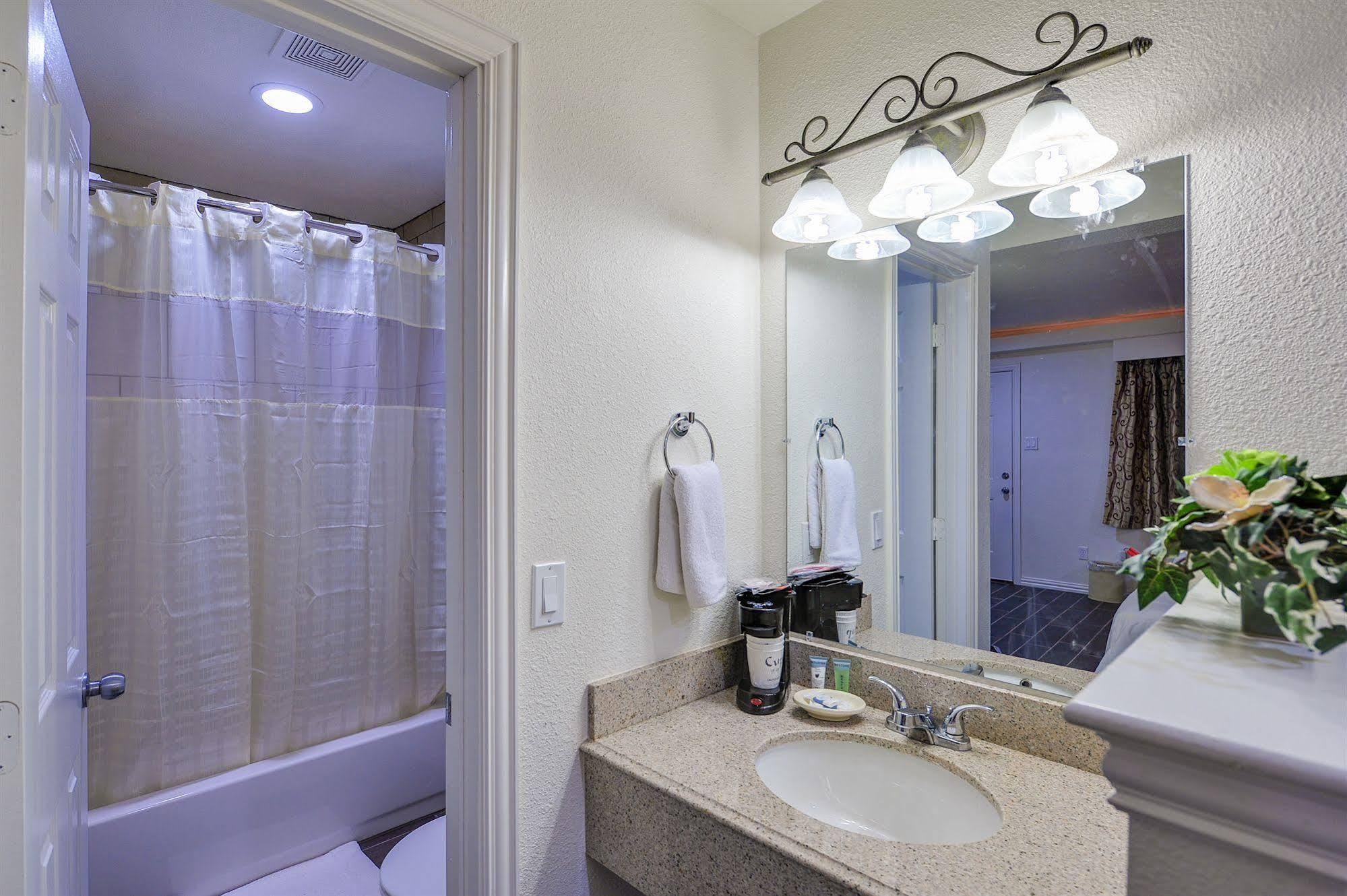 Romantic Inn & Suites ดัลลัส ภายนอก รูปภาพ
