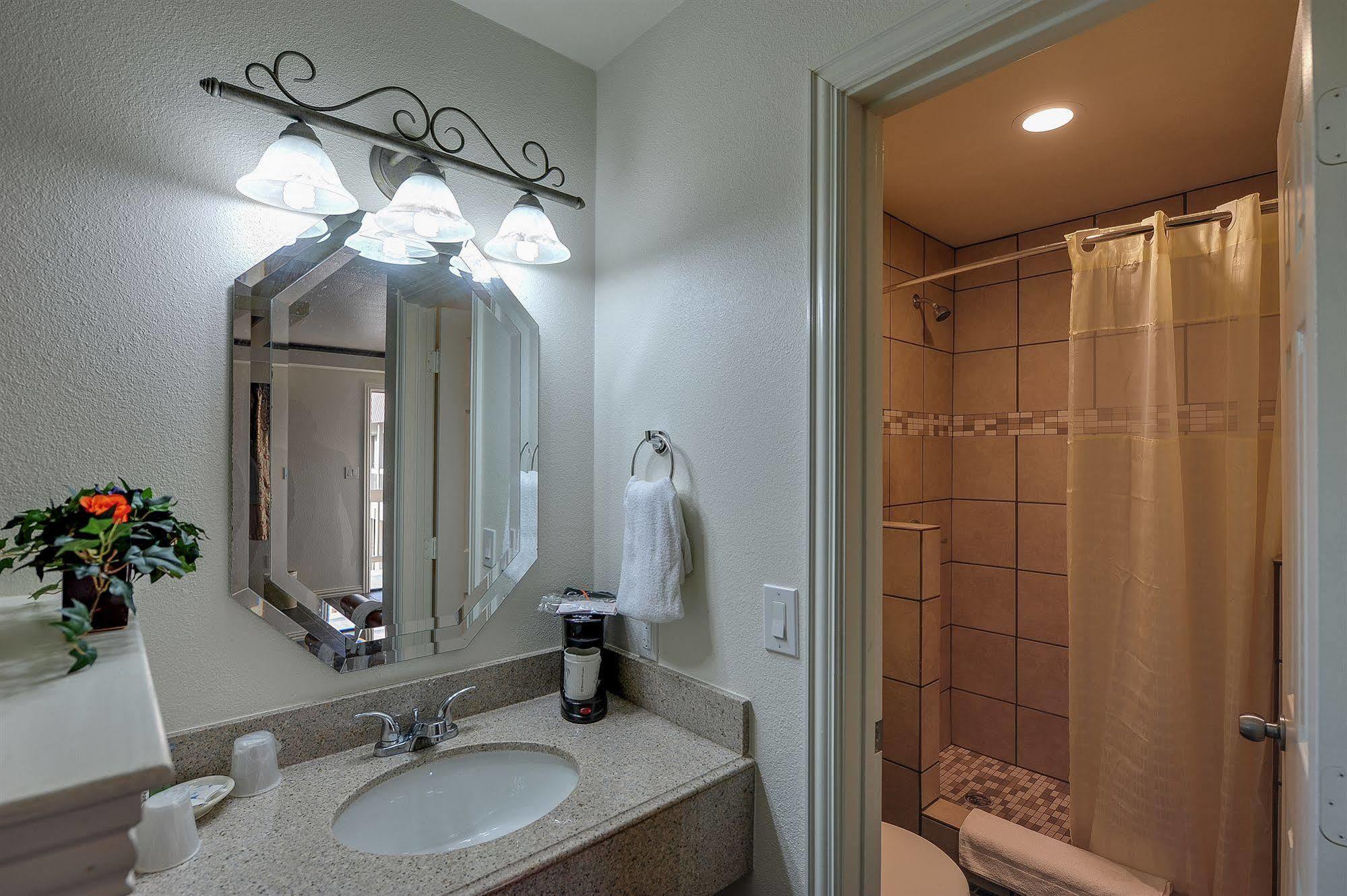 Romantic Inn & Suites ดัลลัส ภายนอก รูปภาพ