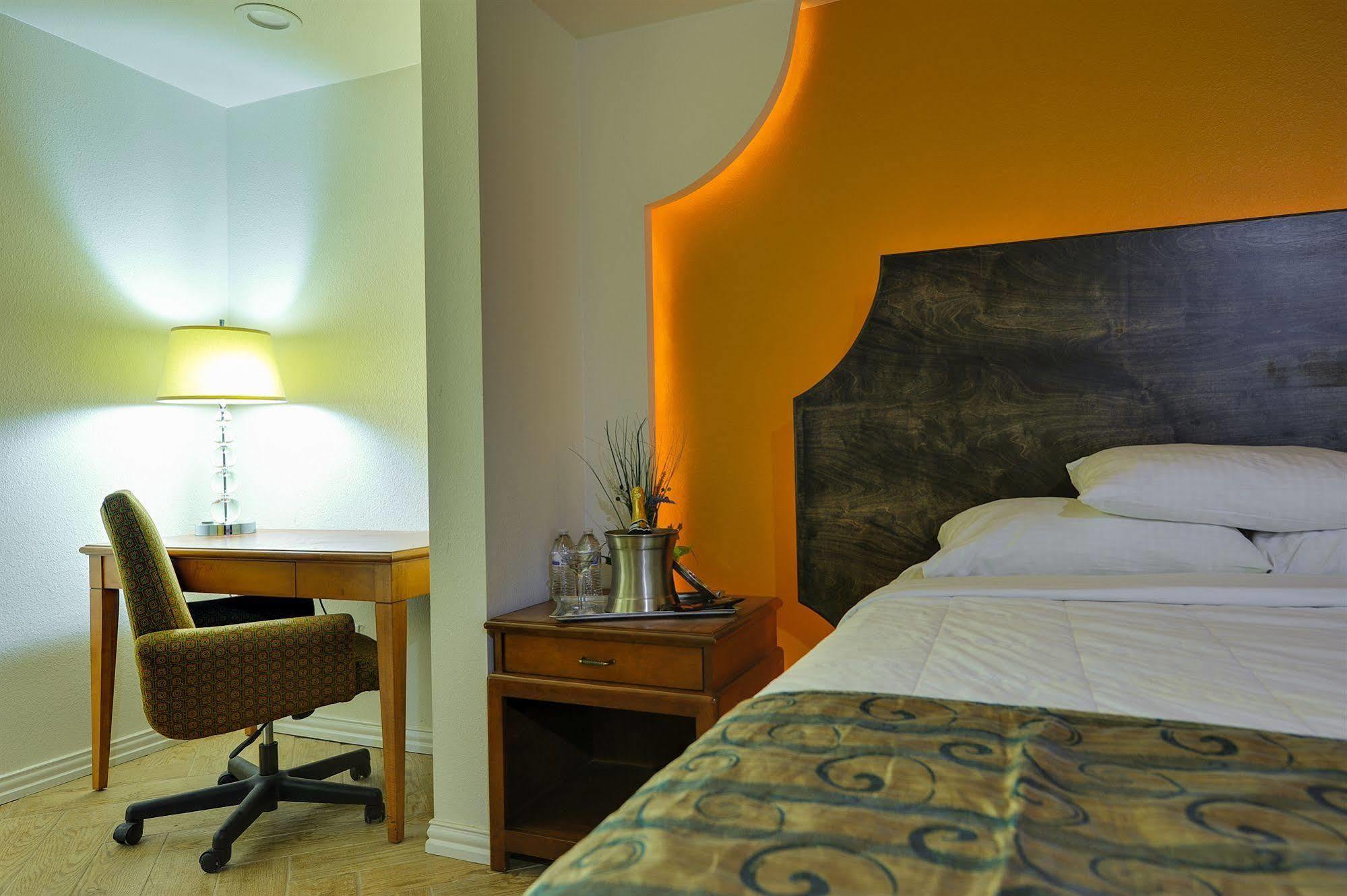 Romantic Inn & Suites ดัลลัส ภายนอก รูปภาพ
