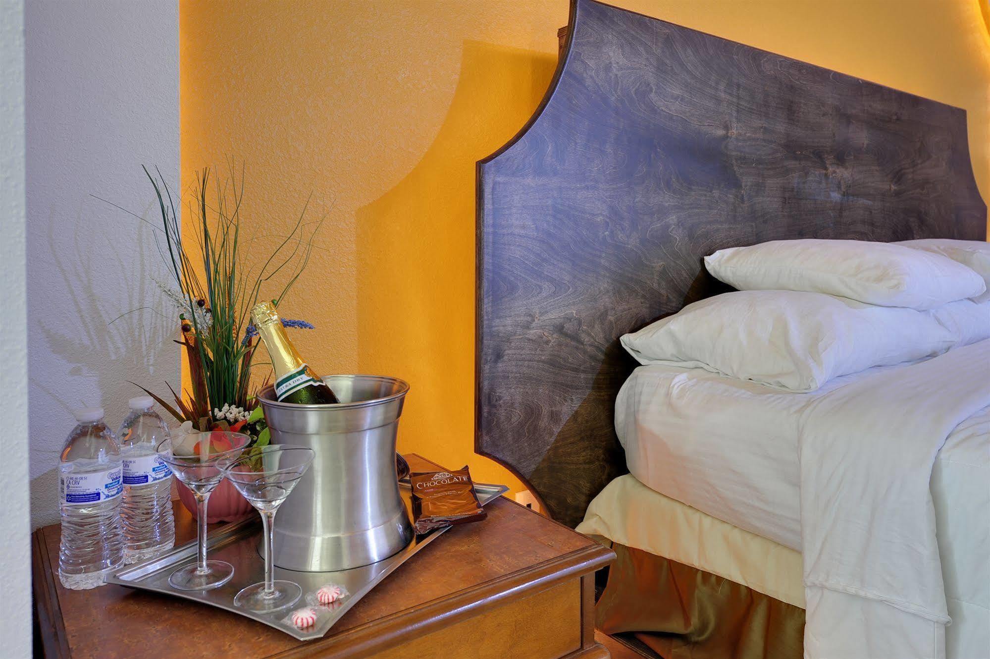 Romantic Inn & Suites ดัลลัส ภายนอก รูปภาพ