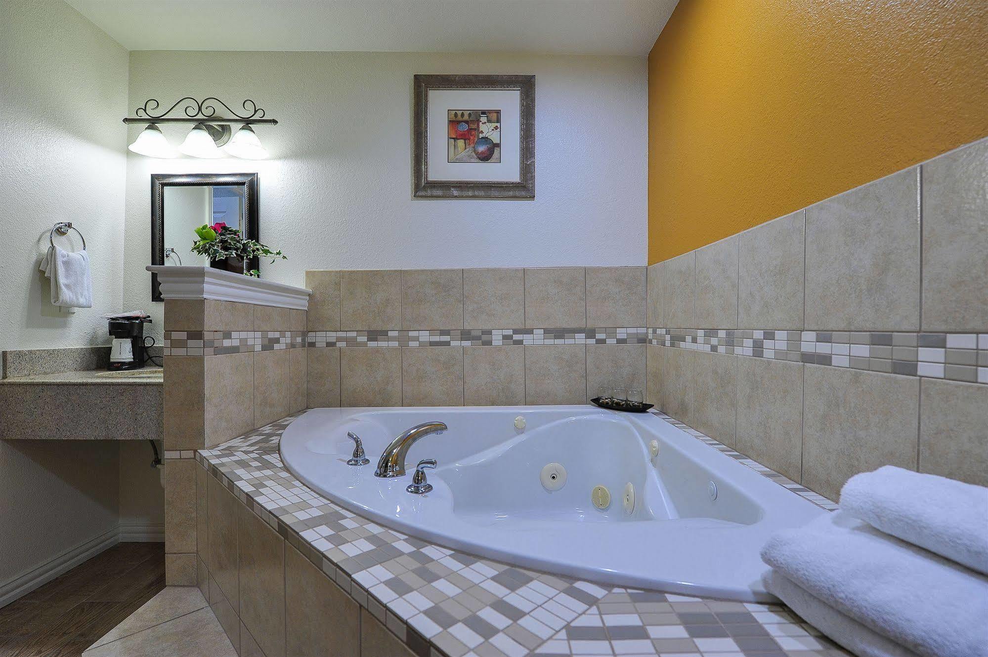 Romantic Inn & Suites ดัลลัส ภายนอก รูปภาพ