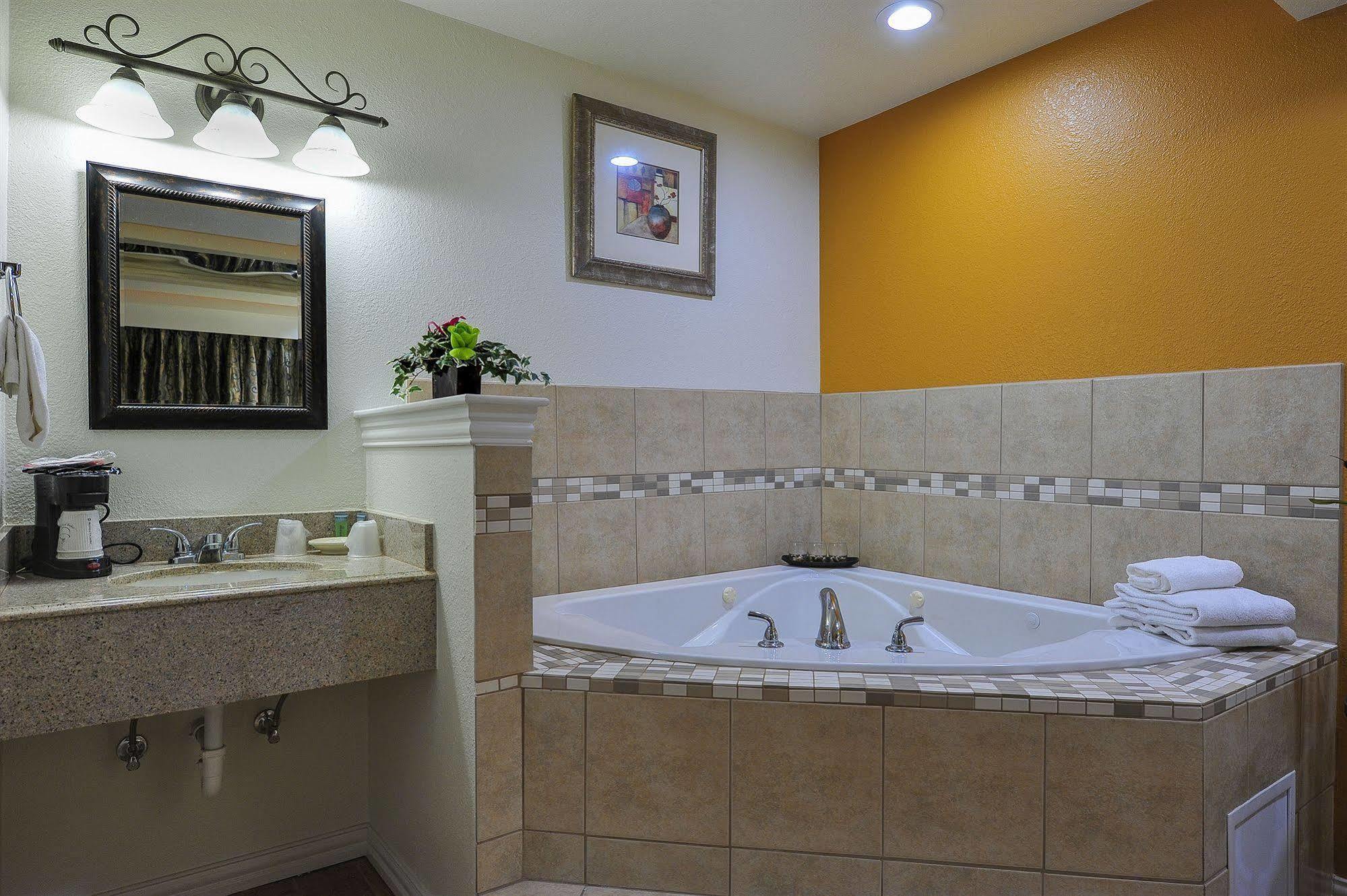 Romantic Inn & Suites ดัลลัส ภายนอก รูปภาพ